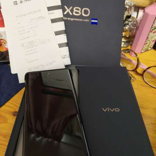 Vivo x80 12+256港行95新全套