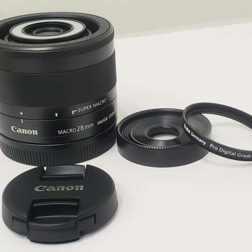 Canon EF-M MACRO 28mm f/3.5 IS STM (內置 LED 補光燈微距鏡頭) - 99.9%新，送 Ro...