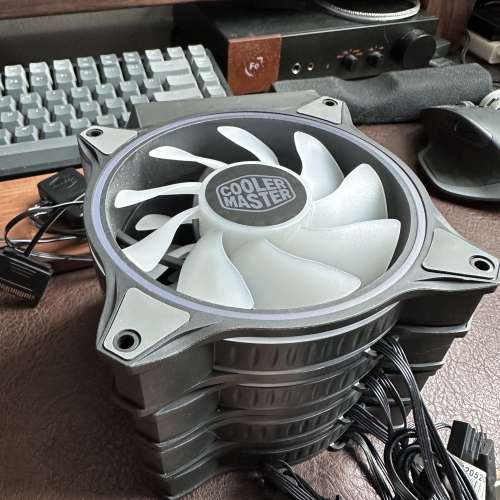 CoolerMaster MasterFan MF120 Halo ARGB fan x4