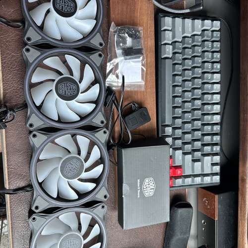 CoolerMaster MasterFan MF120 Halo ARGB fan x4