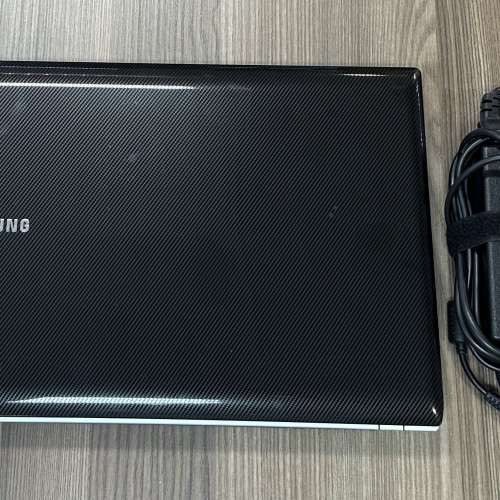 九成新 Samsung Q430 Notebook 14" 顯示屏 (Intel Core i5 配 4GB Ram 和 500GB 硬盤)