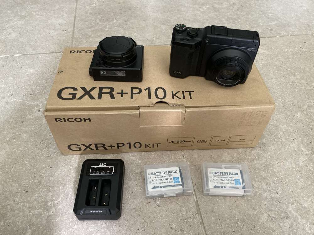 買賣全新及二手數碼相機, 攝影產品- Ricoh GXR P10 Kit + S10 CCD + LC