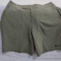 Nike DRI-FIT 軍綠色短褲 size L