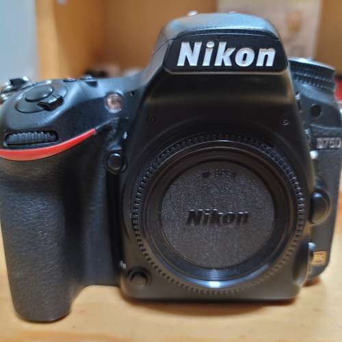 NIKON D750
