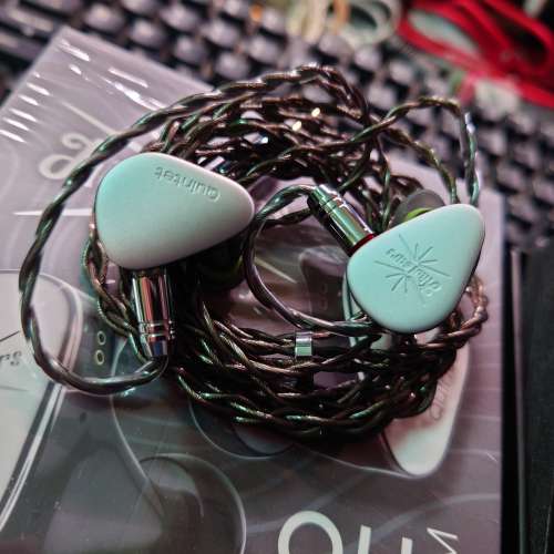 放 99.99%新 香港行貨 奇異果 Kiwi Ears Quintet 耳機 有單有盒有保養齊件