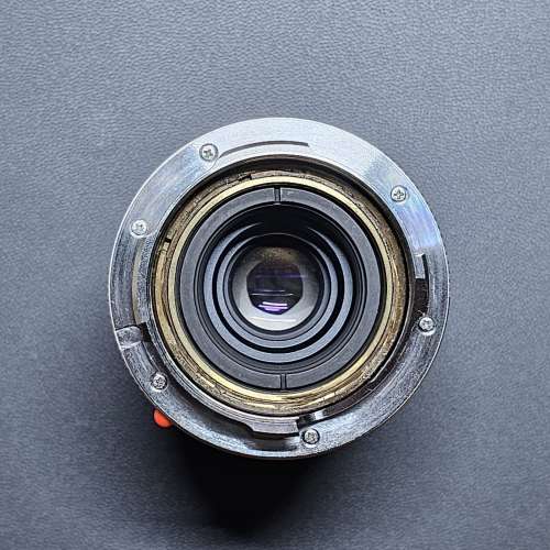 Leica Elmar-M 50mm F2.8 (11823) with E39 Hood (12549) Silver