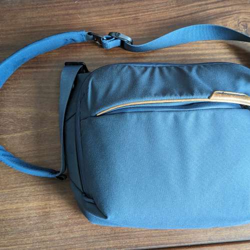 Peak Design Everyday Sling 6L