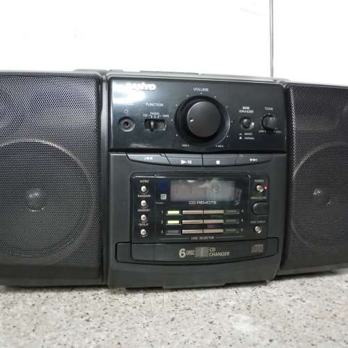 Sanyo MCH-900K手提機...可插電220v....卡帶收音6碟cd