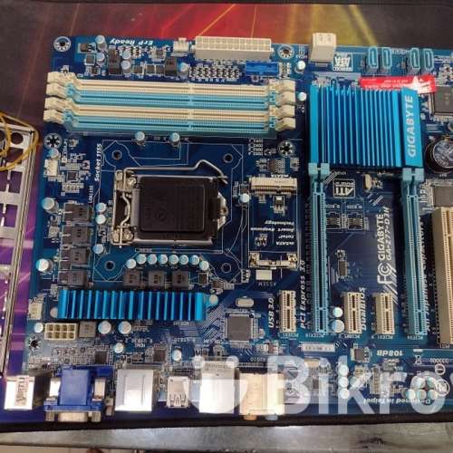 Gigabyte Z77-D3H +I/O plate    +  I7 -3770 +  DDR3 4GBX4 有風扇, 背板