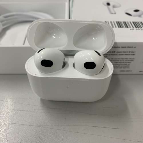 99%New Apple AirPods 3 with Lightning Charging Case MPNY3, 保到14-7-2024