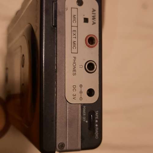 Aiwa Walkman 已維修，正常操作，用2個AA電