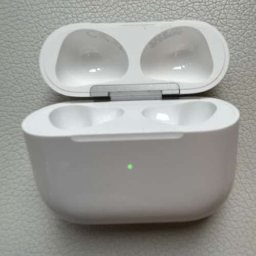 Apple AirPods 3 充電盒