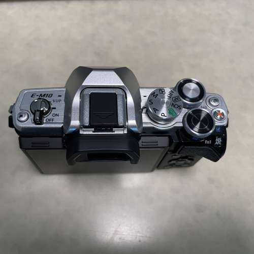 Olympus em10 llls silver