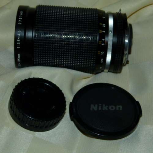 Nikon zoom-Nikkor 35-135mm f:3.5-4.5 lens