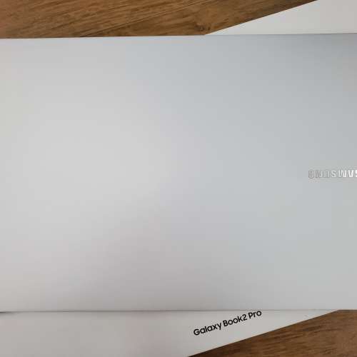 超輕，超薄 Samsung Galaxy Book2 pro 15.6"，i7-1260P，16+512GB．1.17kg=>輕過 M...