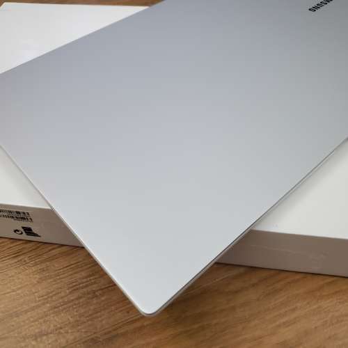超輕，超薄 Samsung Galaxy Book2 pro 15.6"，i7-1260P，16+512GB．1.17kg=>輕過 M...