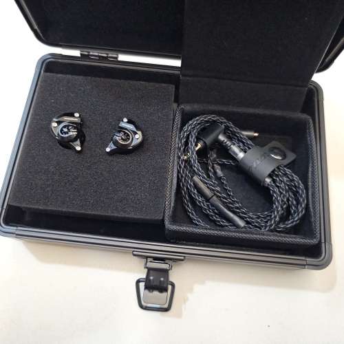 Acoustune HS1750cu