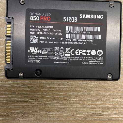 Samsung 850 PRO 512 GB MLC SSD SATA III 只用過246 小時