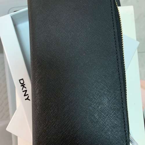 DKNY 十字纹长款拉链钱包钱夹