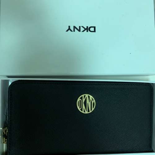 DKNY 十字纹长款拉链钱包钱夹
