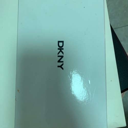 DKNY 十字纹长款拉链钱包钱夹