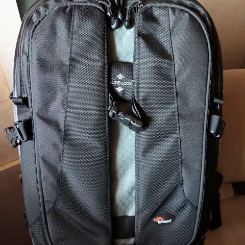 Lowepro Vertex 200AW