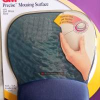 3M Precise Mousing Surface with Gel-Filled Wrist Rest, Blue