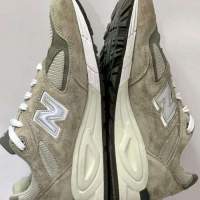 95% New - New Balance 990v2 us9