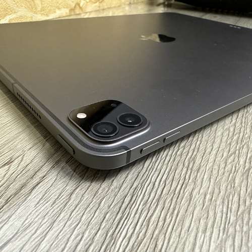 香港行貨iPad Pro 11吋128GB(2022 M2)  wifi+cellular (5G版本)外觀100%新