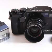 Contax G2 35mm Rangefinder Black Body + G45mm f2 Lens + TLA200 Flash