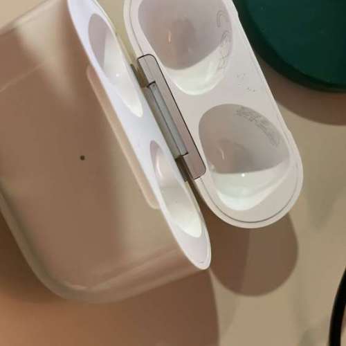 Apple AirPods 3 充電盒