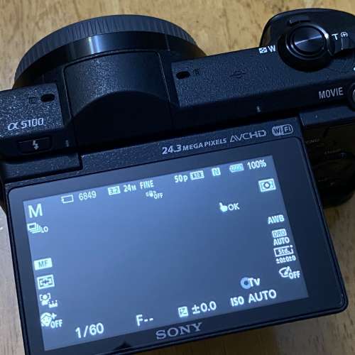 Sony A5100 Body 連 原廠保護套