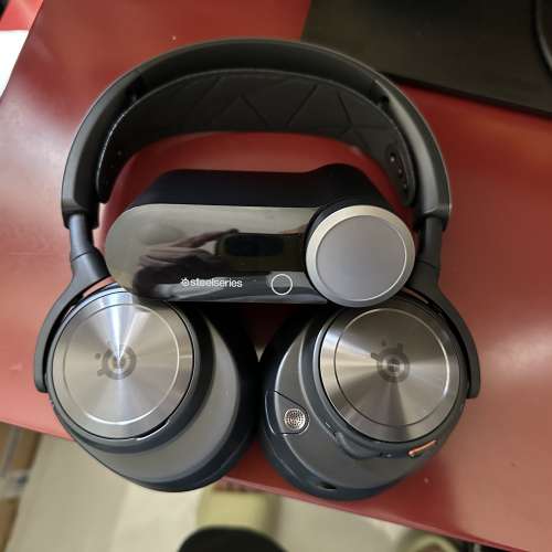 99成新STEELSERIES ARCTIS NOVA PRO耳機