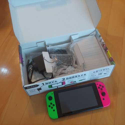 放Switch行貨漆彈版舊版主機連3隻games