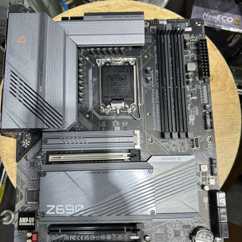 Gigabyte z690 gaming x ddr4  99%新有盒 升級讓出