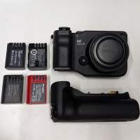 Sigma sd Quattro H / sdqh+ PG 41 battery grip + 4 batteries + 2 charger