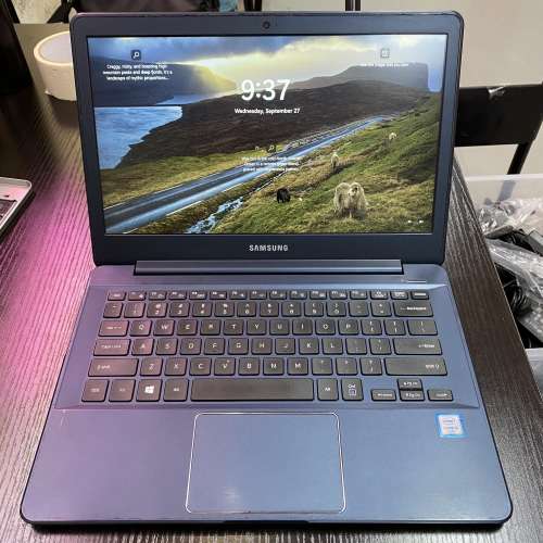 Samsung Notebook 9 (Core i5 / 13.3" 全高清 / Win 11 / 永久Office / SSD)