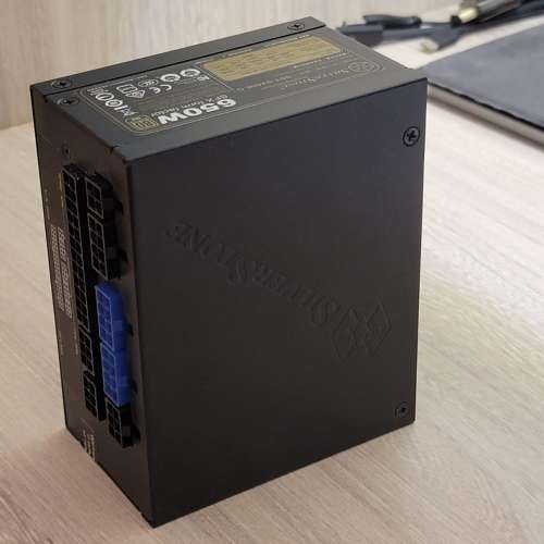 銀欣650瓦 sfx 金牌電源