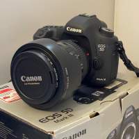Canon EOS 5D Mark III with CANON LENS EF24-105mm f/4.0 IS U