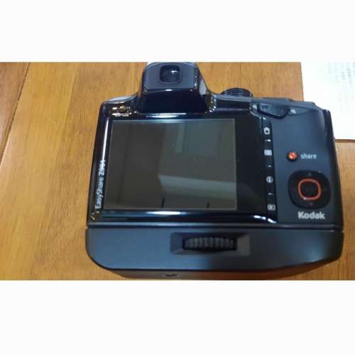 Kodak Z981 有直倒，用4個AA電