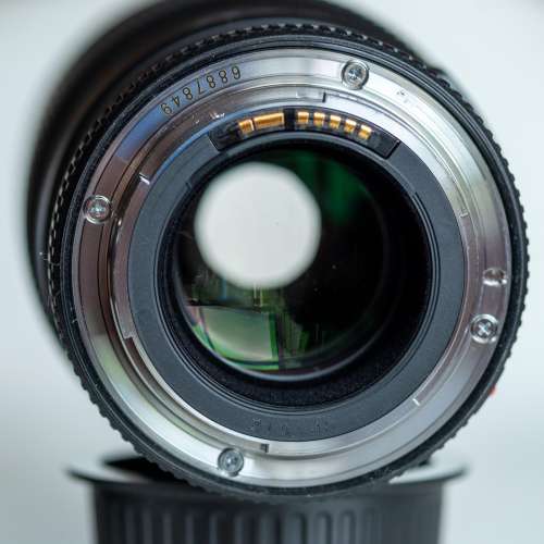 Canon EF 100 F2.8 L IS USM Macro