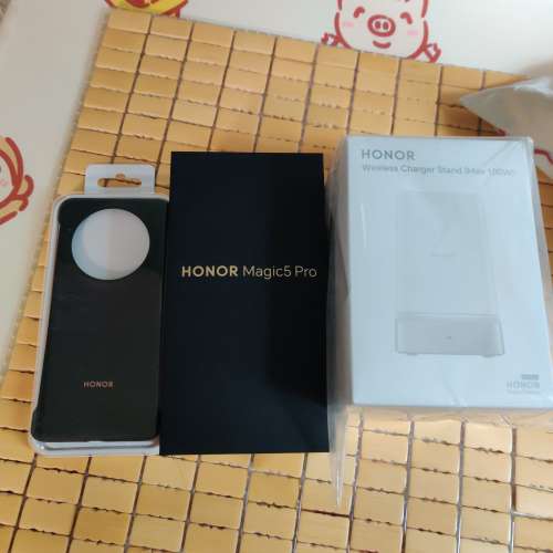 全新 Honor Magic 5 Pro 12+512GB 黑色行貨連無線充電