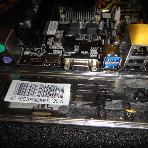 全新 Mother Board Biostar A68N-5600E itx 主版 ((Window10Home 授權啟用碼))