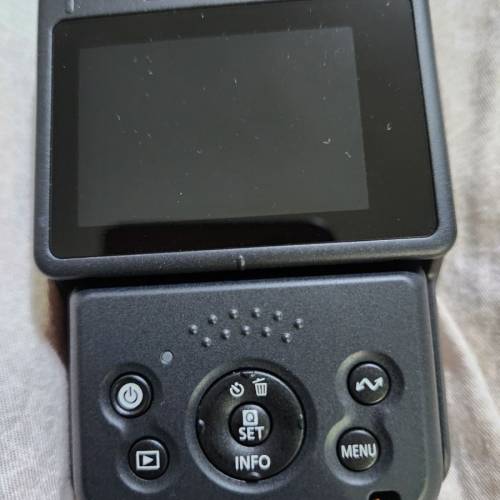 Canon Powershot V10 輕便相機 （9成半新）