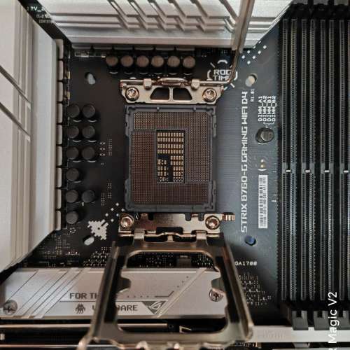 Rog Strix b760-G Gaming wifi小吹雪D4