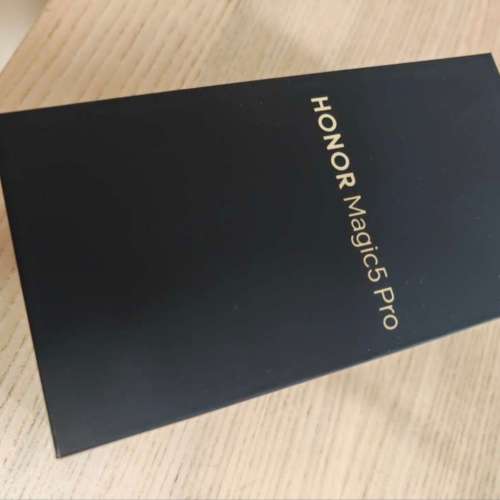 Honor Magic 5 pro 12/512G 黑色 99% 新,港行有 連全新earbuds x3