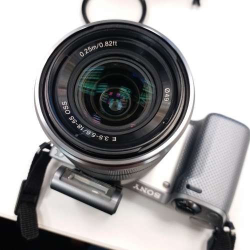 SONY NEX-5R with E 18-55 mm F3.5-5.6 OSS