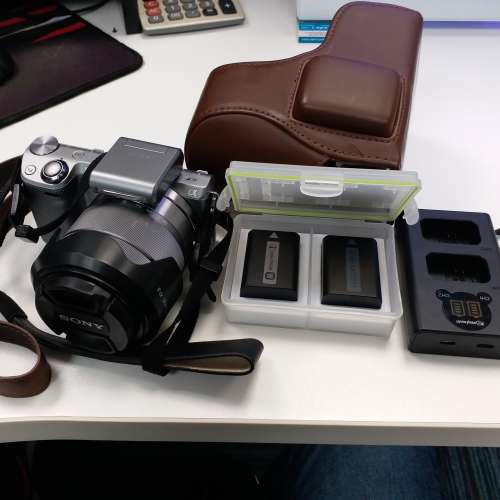 SONY NEX-5R with E 18-55 mm F3.5-5.6 OSS