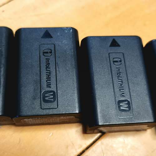 出售 Sony A7ii / A72 / A7 mark 2 / A7mk2 / A7mkII 連配件 全套賣 不散賣