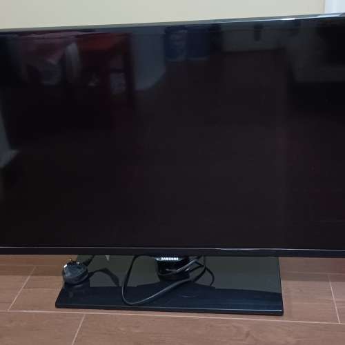 32吋三星電視 $300